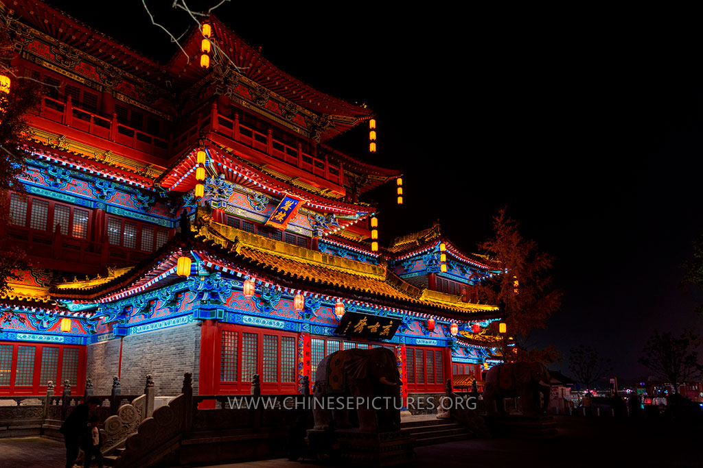 Kaifeng Night photo Nov 2025 1