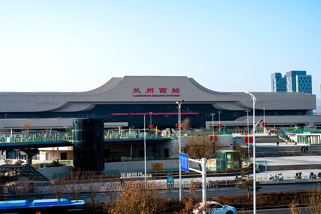 Lanzhoux Railway Station Exterior Photo Mar 2025